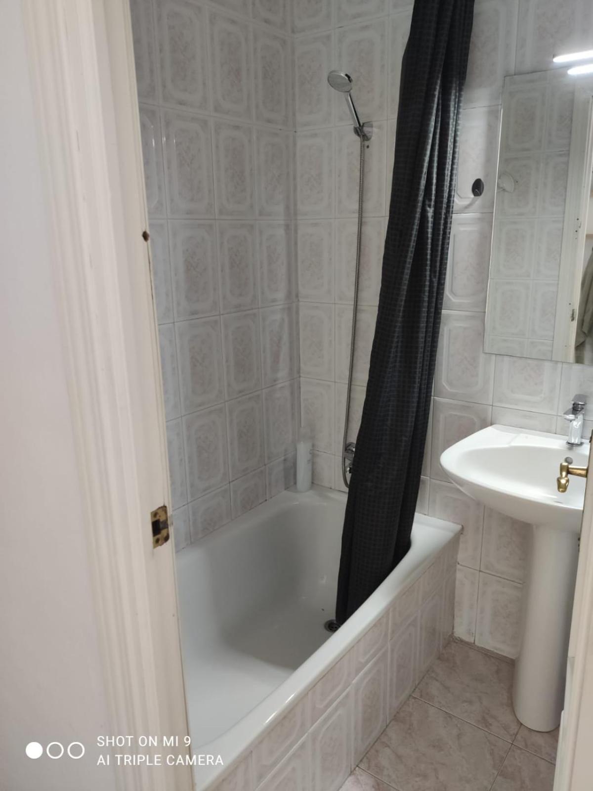 Habitacion 3 - 3 Planta Sin Ascensor En Piso Compartido No Es Piso Entero! Fuengirola Ngoại thất bức ảnh